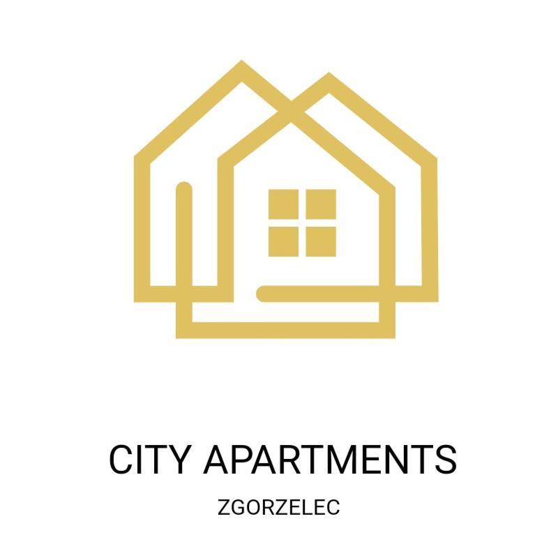 City Apartments Przy Szpitalu 兹戈热莱茨 外观 照片